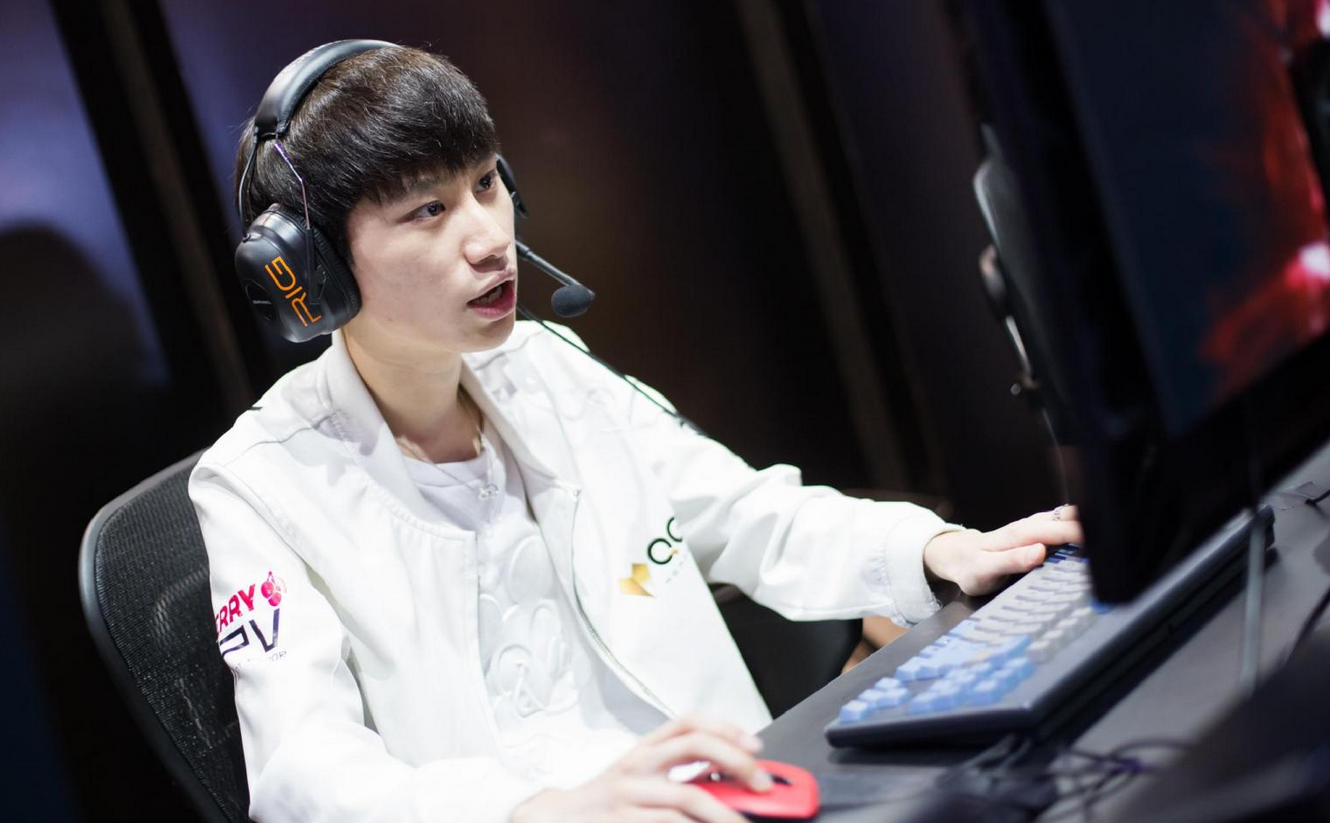 开云游戏平台 - Doinb迎来十二赛季高光表现，老鹰球迷沸腾！